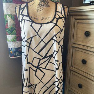 THX White/Black Sleeveless Top